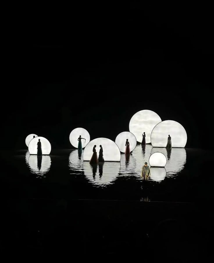 Geleceğin Sahnesi: Geleceği Seyretmek Değil, Sahnelemek-Neyran Yıldırım/ TEB Oyun Dergisi-Gelecek Sayısı