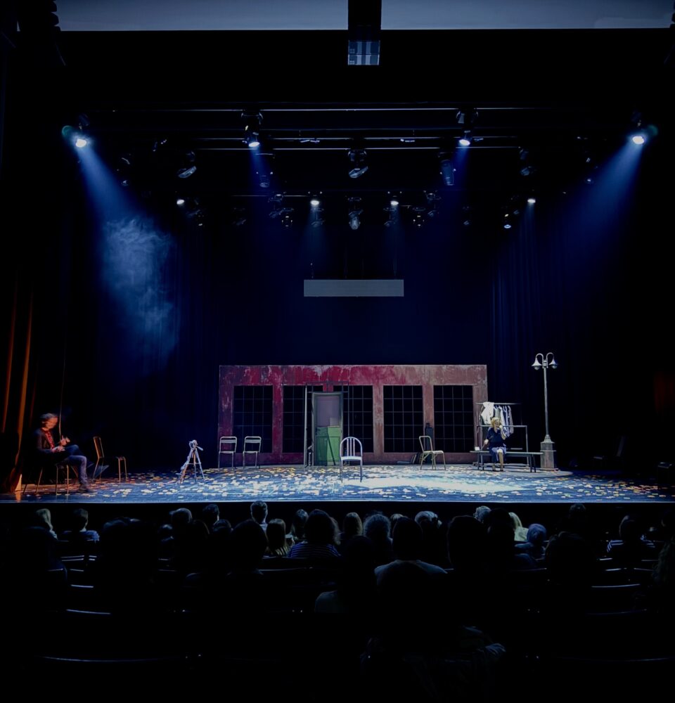 Zeynep Nur Ayanoğlu-New York Üçlemesi: Rüyaya Karışan Şehirde Metafizik Dedektiflik/ TEB Oyun Dergisi