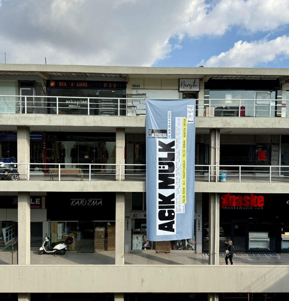 Açık Mülk_Zeynep Nur Ayanoğlu