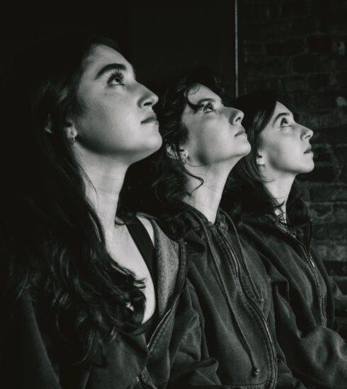 Zeynep Nur Ayanoğlu-"Bir Bardak Suya Dalış, Köprüden Önce Son Çıkış"/TEB Oyun Dergisi